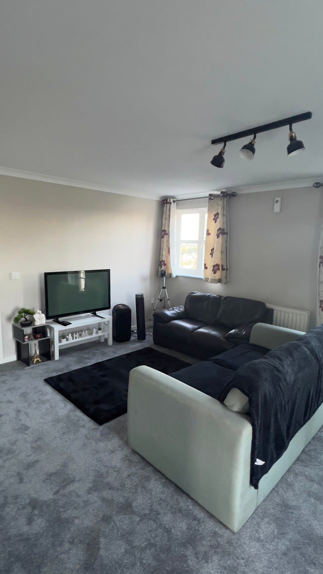 Ensuite Room for rent in a premium flat Main Photo