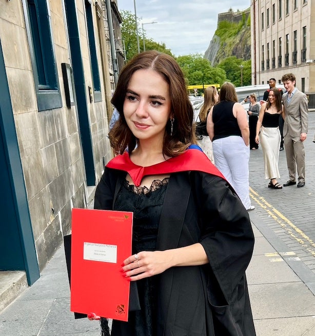 Young Professional seeking flat  Main Photo