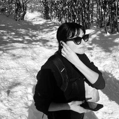 I am a professional female aged 41. I am look... Main Photo