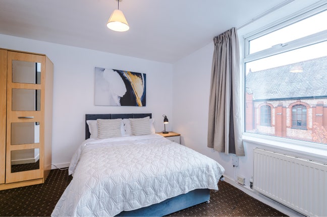Lovely Ensuite Room in Friendly House Bills Incl Main Photo