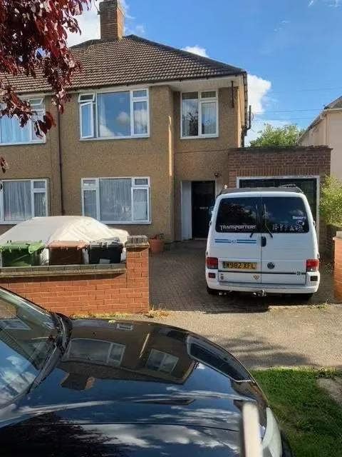 Spacious & Cosy 3-Bed Semi Detached house in WD23  Main Photo