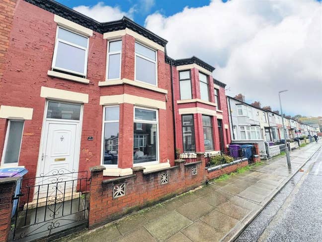 Bright spacious Female 4 bed house-share Main Photo