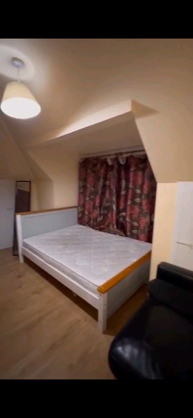 Master Double Room to Let - Uxbridge UB8  Main Photo
