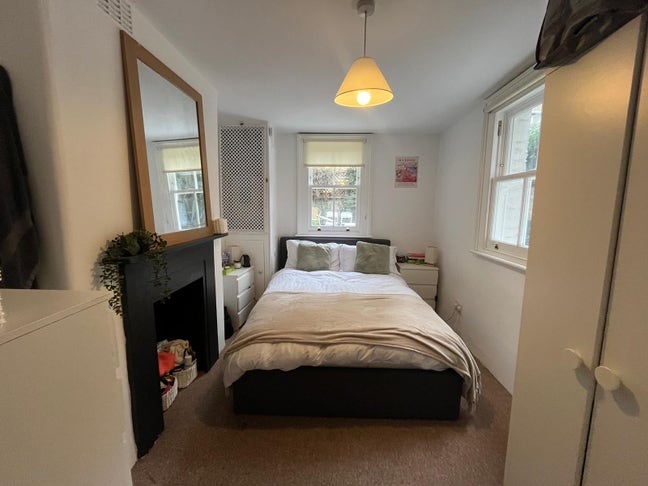 Long Term Let, Double Ensuite in Large 4 Bed House Main Photo