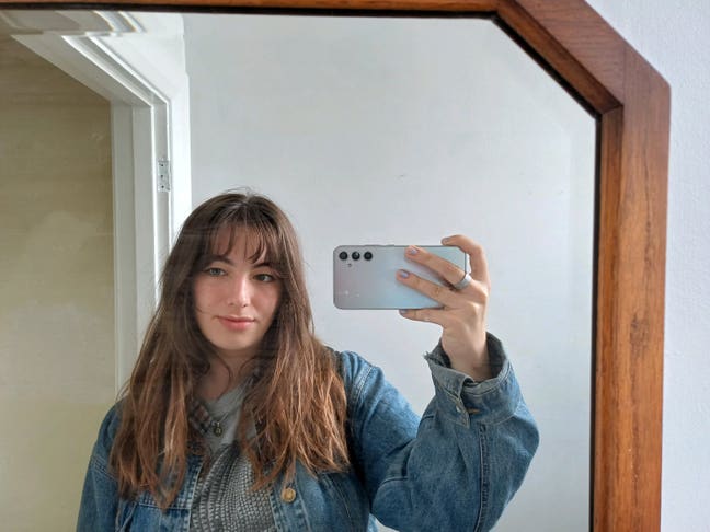 Professional looking for room in Bristol Main Photo