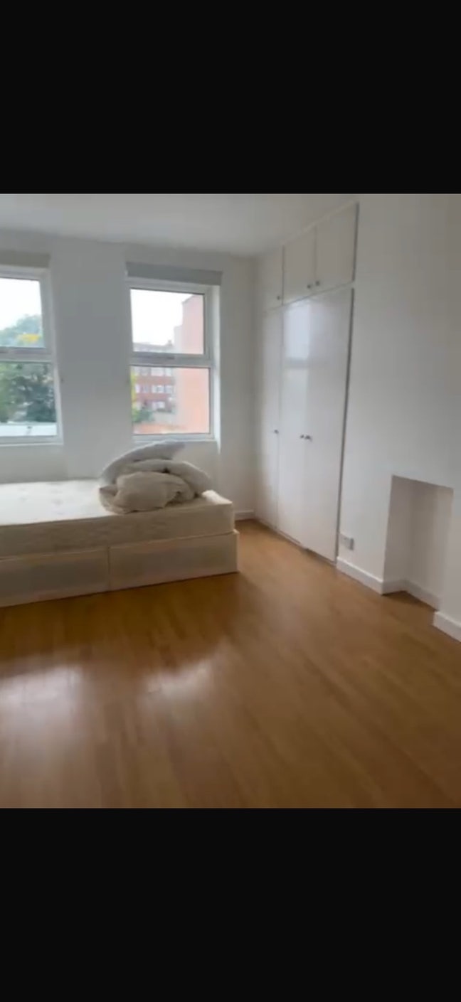 Room for two girls or couples Main Photo
