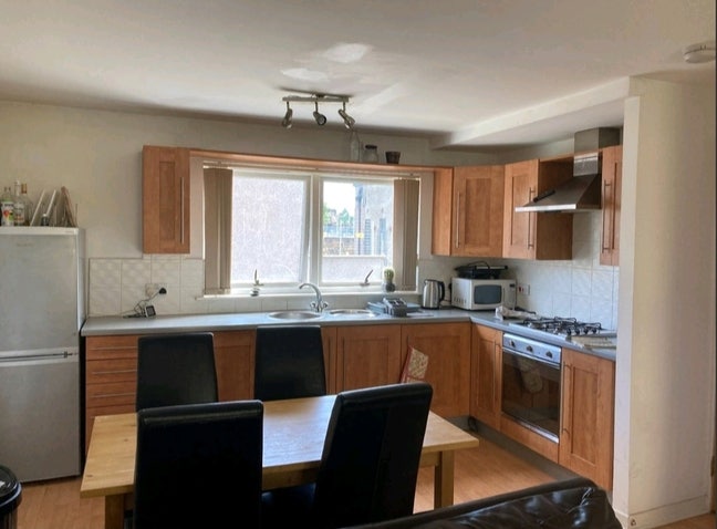 Spacious rooms in 2 bed 2 bath , city Centre,cente Main Photo