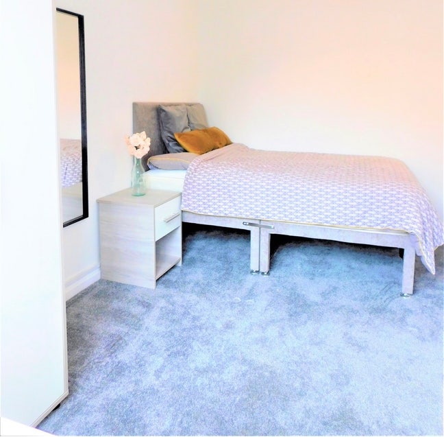 Single room, newly refurbished, all bills inc Main Photo