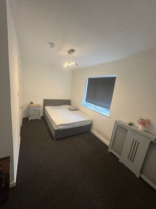 Room to rent Main Photo