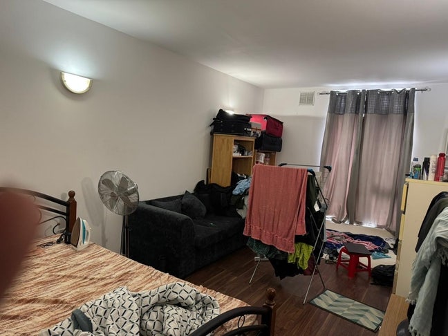 Single bed in a double room for a boy 440 £ per mo Main Photo