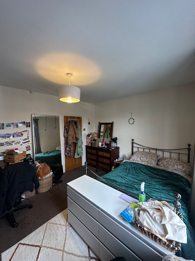 Double Room in 3-Bed House with Garden + Cat Main Photo