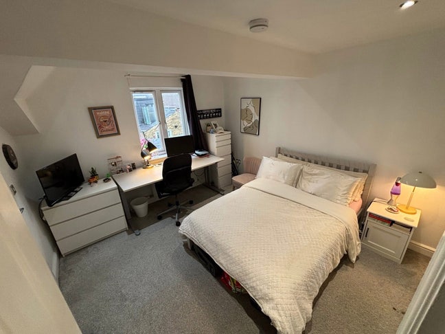 2 Double Bedrooms in Tooting Broadway ✨ Main Photo