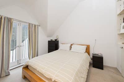 Bright En-Suite Room in Mews, Next to the Tube Main Photo