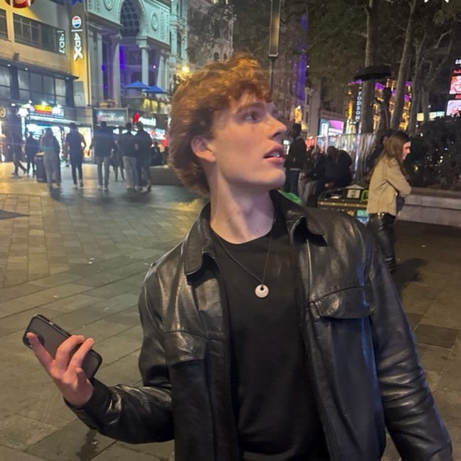 Young Professional looking for Room  Main Photo