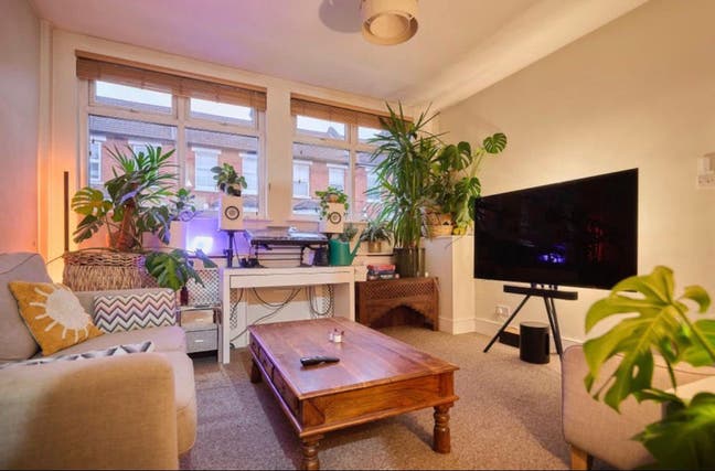 Double Room with Own Bathroom Main Photo