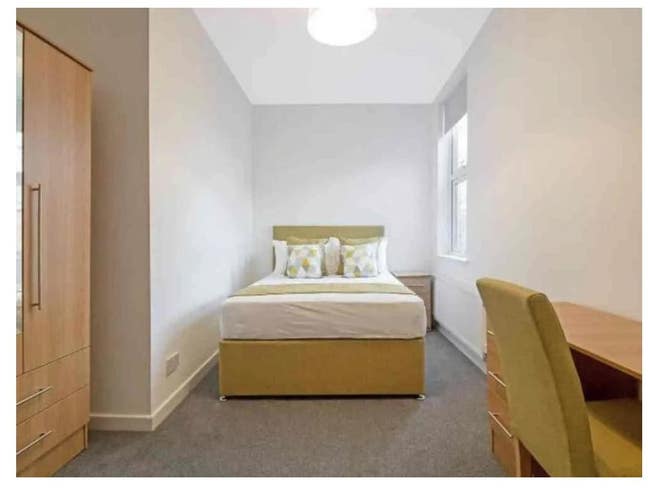 Don't Miss This!! Several Rooms To Choose Froom!!! Main Photo