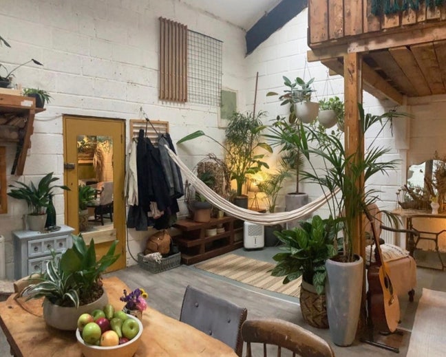 Bright Attic room in Warehouse  Main Photo
