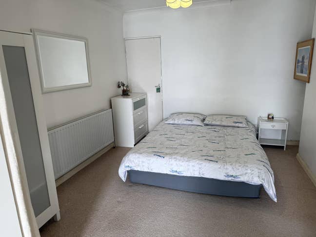 A Self-contained Two Room Studio Flat Main Photo