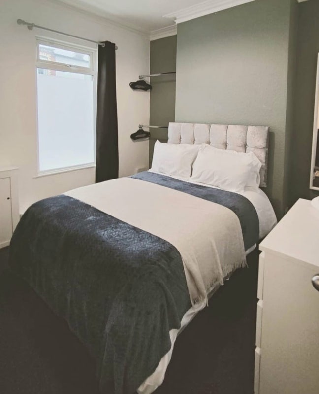 Room available on Donegall Avenue  Main Photo