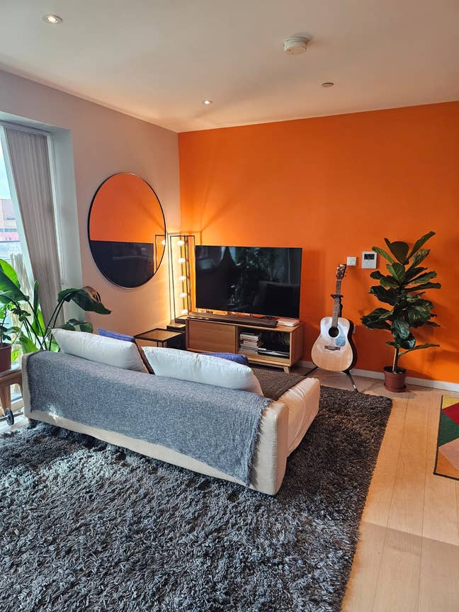 Ensuite King Size Room in E20 Main Photo