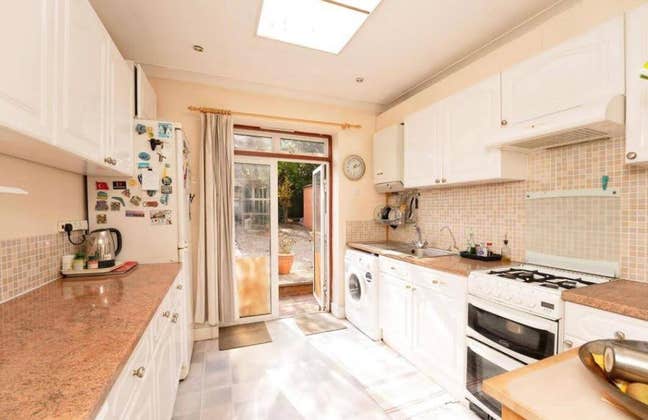 Double Room - Greenford - £950 couple £750 single  Main Photo