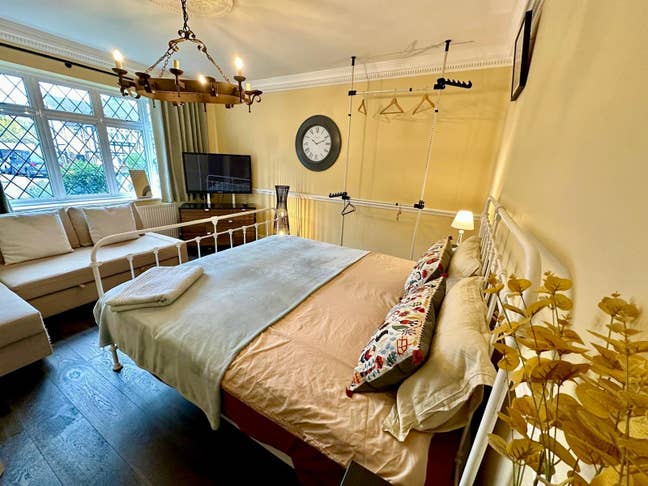 STUNNING Character Room in a Charming Modern Home Main Photo