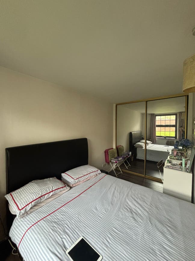 En Suite Room in Modern 2- Bedroom Flat Main Photo