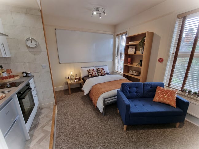Avail Aug/ Sept 2026 Bills Inc Studio Lincoln LN1  Main Photo