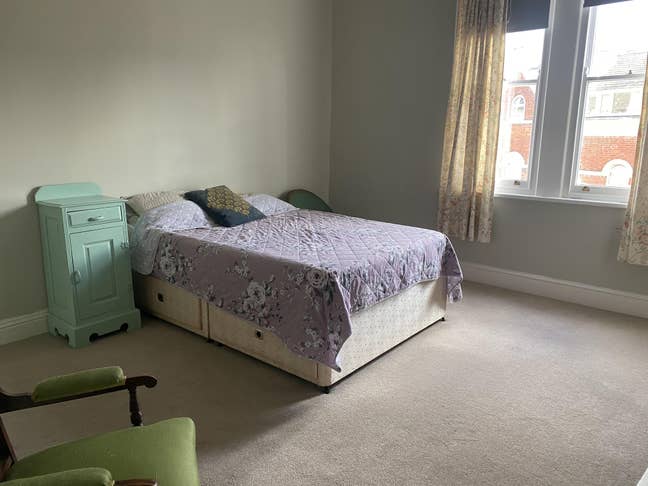 2 double rooms in large home  Main Photo