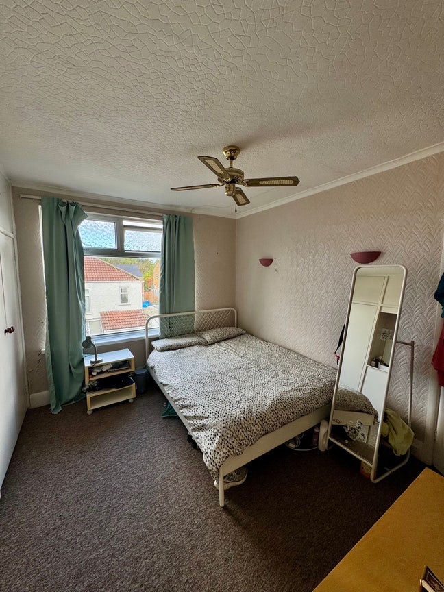 Double room in a lovely house with garden Main Photo