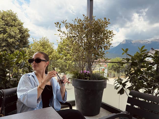 2 rooms sought by 2 females (4 months) Main Photo