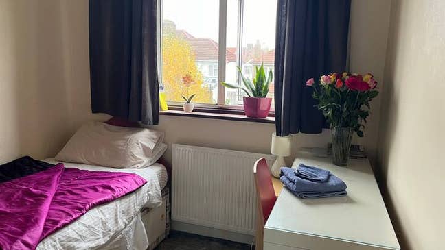 Single Room in Lovely 5 Bedroom House Main Photo
