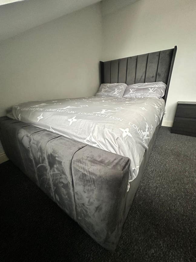 Double room is available for rent in - BD7 1QR Main Photo