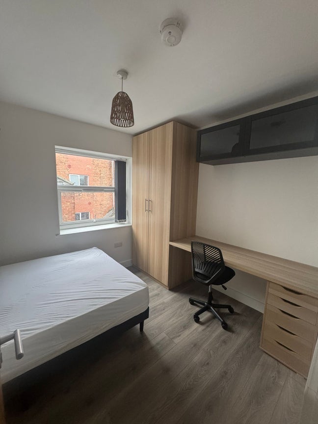 Renovated City Centre Room - Female Flatshare  Main Photo