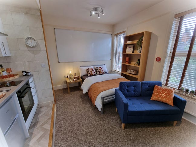Avail Aug/ Sept 2026 Bills Inc Studio Lincoln LN1  Main Photo