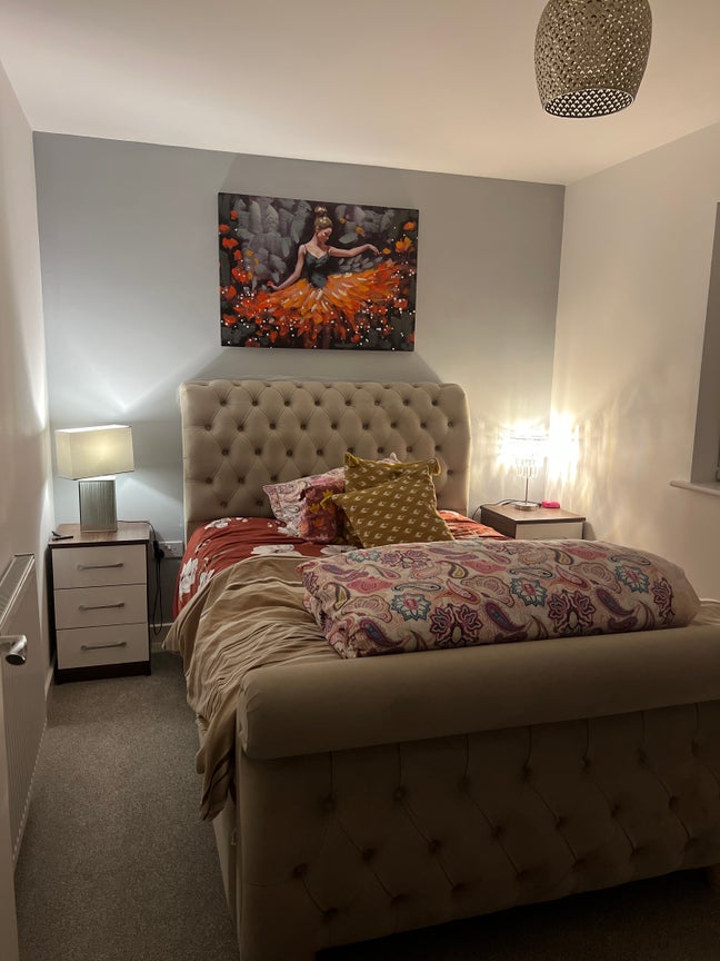 Fully Furnished Ensuite Double Room Available  Main Photo