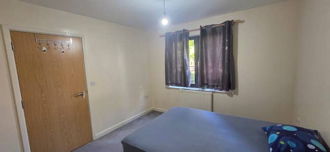Looking for a Flatmate  Main Photo
