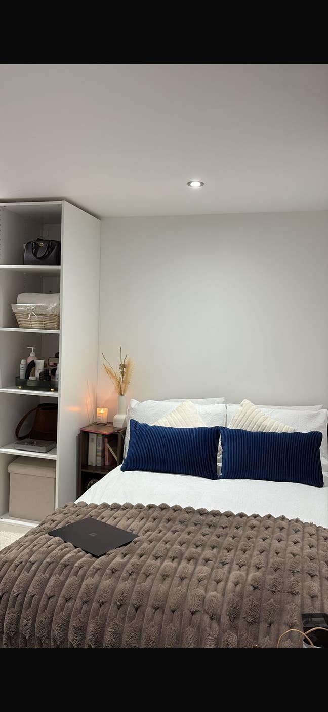 Room Available in Luxury House  Main Photo
