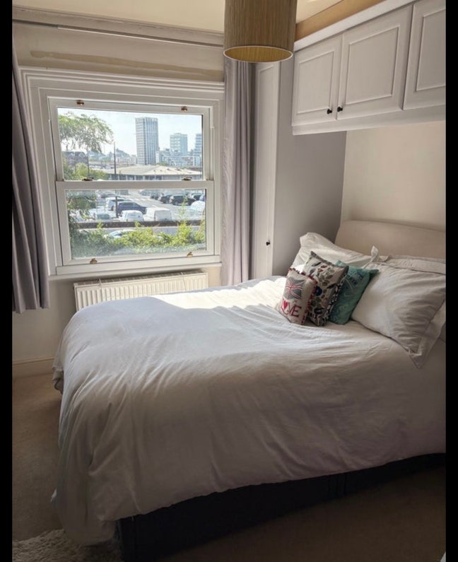 Double room with own bathroom available in CJ  Main Photo