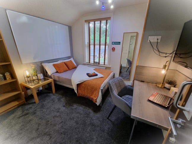 Avail June / July 2026  Bills Inc Studio Lincoln Main Photo