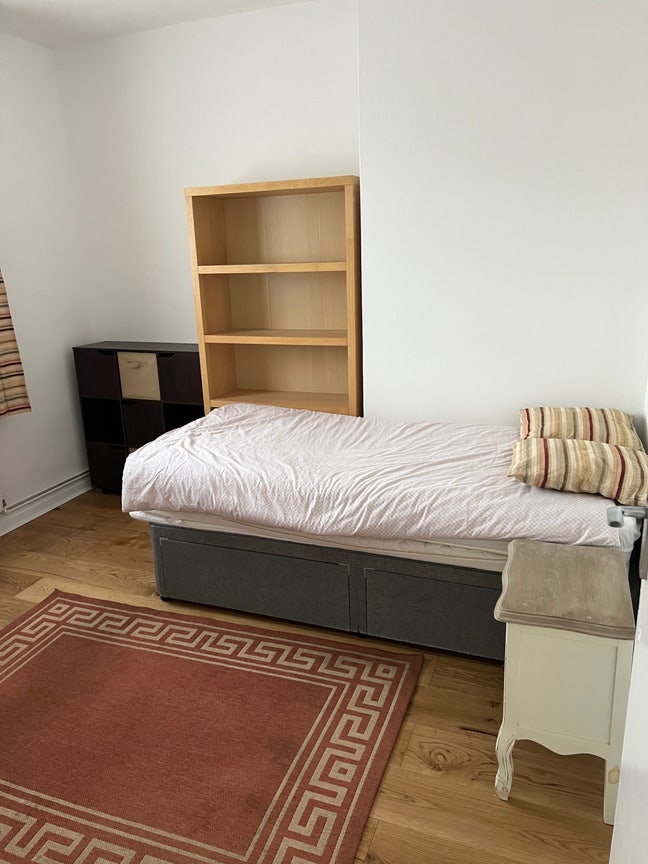 Small Single Room in Newly Refurbished Flat Main Photo