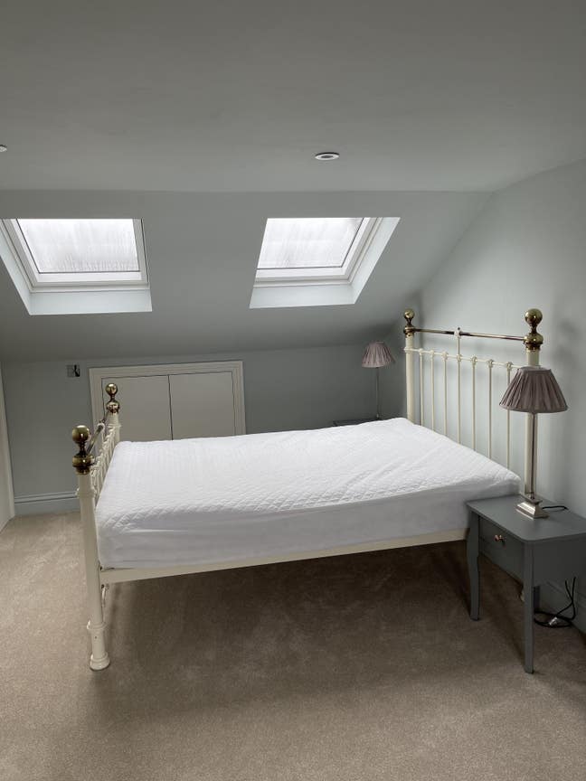 One double  room with En suite  Main Photo