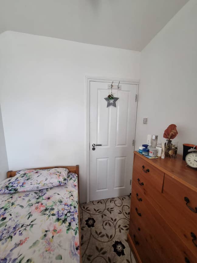 Single room Main Photo
