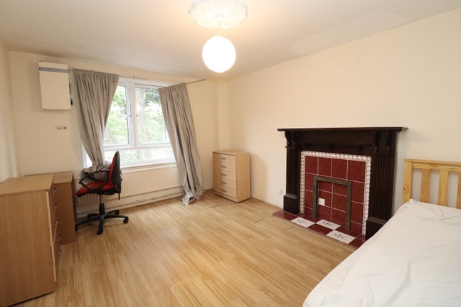 Zone 2 Rooms – Bromley-by-Bow / Devons Rd DLR Main Photo