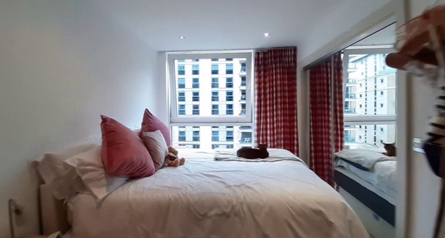 Room available in 2 bed flat Main Photo