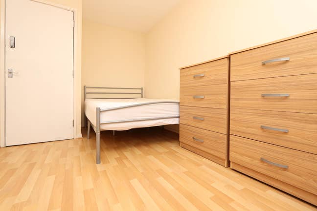 Bethnal Green Room Available Now!! Main Photo
