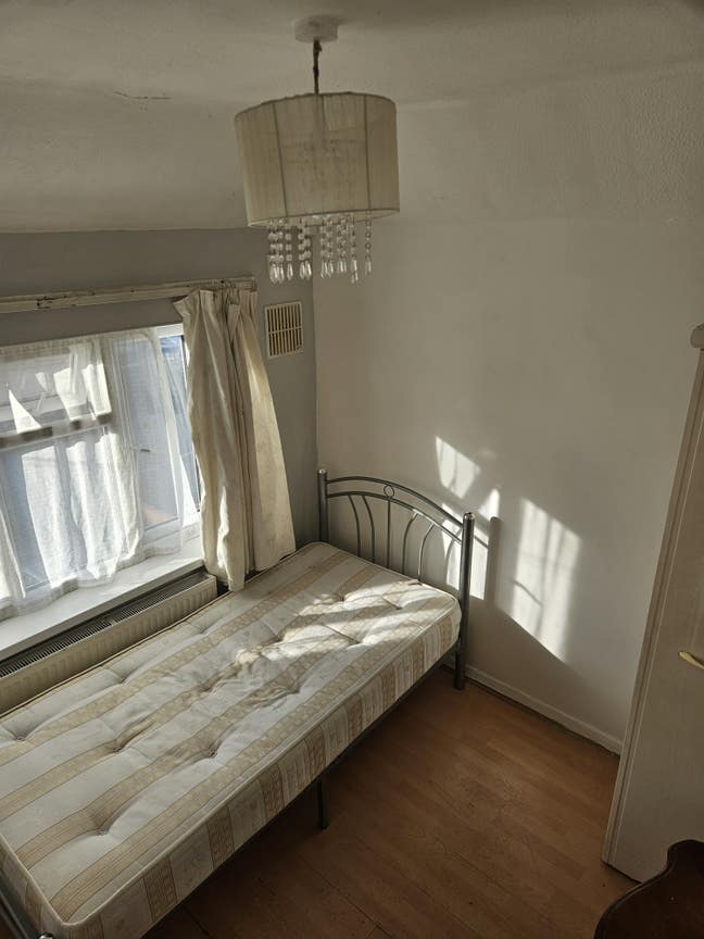 Boxroom to let Main Photo