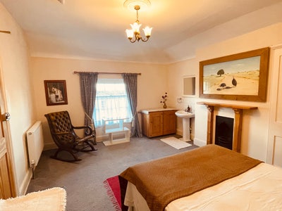 Beautiful Double Room -Sea View - Ryde Central Main Photo
