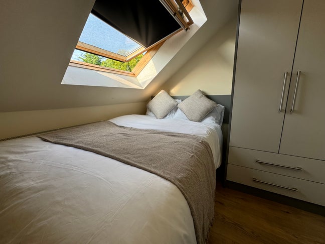 Comfortable Double room - All bills included Main Photo