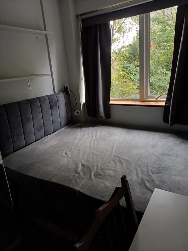 Small double room for rent Main Photo